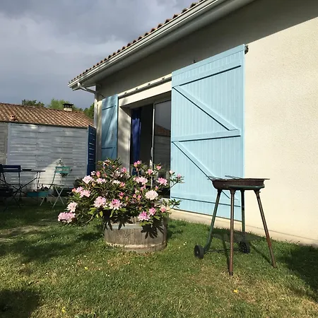 Vakantiehuis Bedenac Joli Maisonnette A 30 Mn De Bordeaux De Jonzac De Blaye, Pour 2 Adultes Bussac-Foret