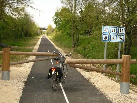 Bedenac Joli Maisonnette A 30 Mn De Bordeaux De Jonzac De Blaye, Pour 2 Adultes Сasa de vacaciones