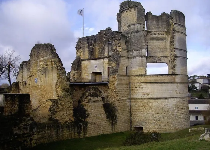 Bedenac Joli Maisonnette A 30 Mn De Bordeaux De Jonzac De Blaye, Pour 2 Adultes * Bussac-Foret