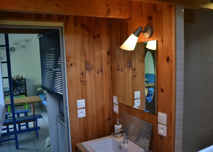 Сasa de vacaciones Bedenac Joli Maisonnette A 30 Mn De Bordeaux De Jonzac De Blaye, Pour 2 Adultes