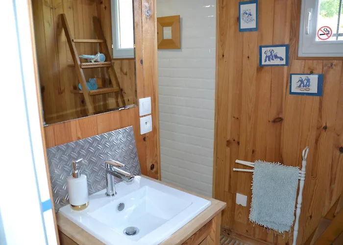 Bedenac Joli Maisonnette A 30 Mn De Bordeaux De Jonzac De Blaye, Pour 2 Adultes