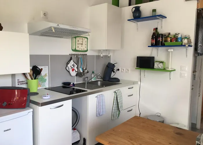 Сasa de vacaciones Bedenac Joli Maisonnette A 30 Mn De Bordeaux De Jonzac De Blaye, Pour 2 Adultes *