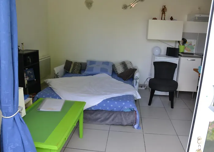 Bedenac Joli Maisonnette A 30 Mn De Bordeaux De Jonzac De Blaye, Pour 2 Adultes Сasa de vacaciones